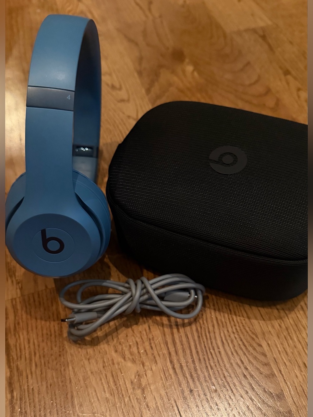Beats by Dre Solo 4 On-Ear Wireless Headphones with Travel Case